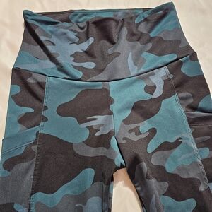 Onzie Yoga Pilates Workout Pants Women's M/L High Waisted Teal Camo Print